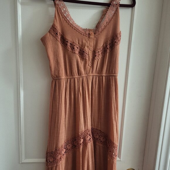 Rebellion Again Dresses & Skirts - Rebellion Again Ruffled Boho Lace Maxi Dress - Rust/Terracotta size Large